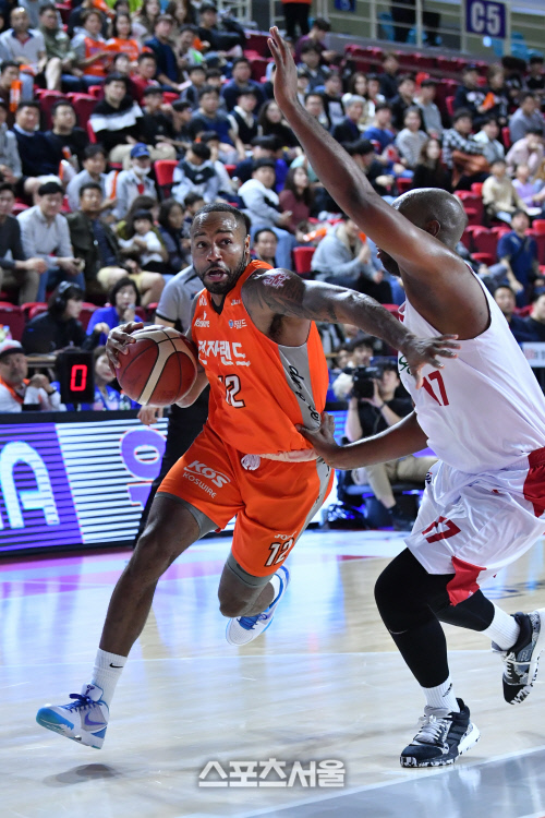 전자랜드 섀년쇼터