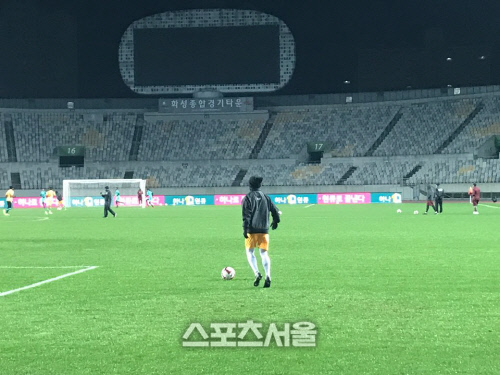 "날씨 걱정"…추운 한국에 스리랑카, 모자+장갑까지 무장