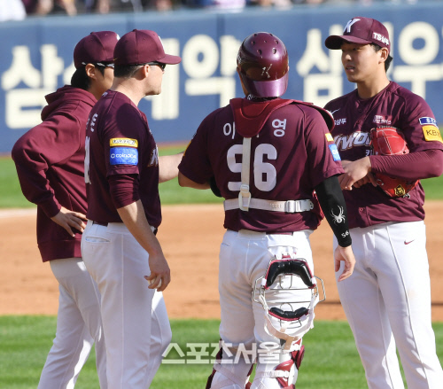  LG-키움 팔색 불펜 맞대결 WBC같았던 준PO [SS PS 시선집중]