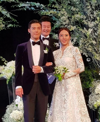 태진아, 오늘(12일) 결혼 강남♥이상화 부부에 "사랑해요"