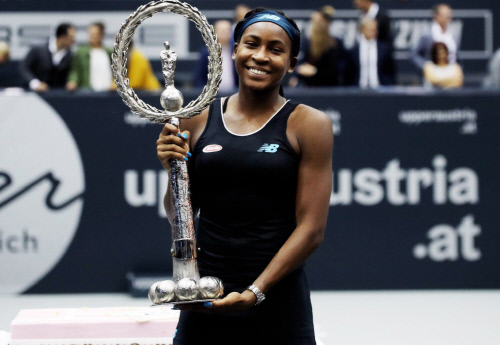 만 15세 7개월 가우프, 오스타펜코 꺾고 WTA 단식 우승
