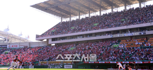 '표 구하기 전쟁' 옛말?…첫 지하철 시리즈에도 가을잔치 흥행 적신호