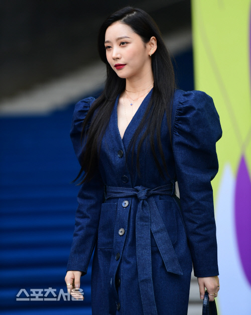 유영, 2020 S/S 서울패션위크에 카리스마를 첨가한 유영의 롱 재킷![포토]