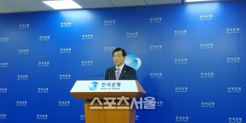 [일문일답]기준금리 낮췄지만 통화정책 여력 남아, 내년 경제성장률 올해보다 높아질 것