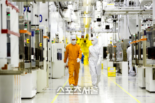 일본 경제보복 '위기'가 '기회'로...불화수소 100% 국산화 성공