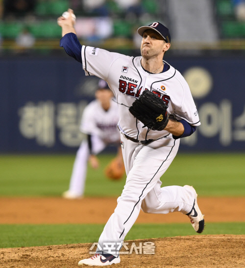 두산 김태형 감독, 상무 첫 평가전 '투타 컨디션 좋다'