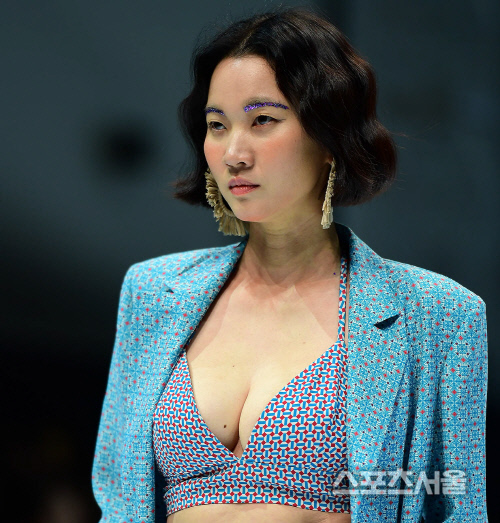 우윳빛 도자기 피부의 장윤주, 신이 빚은 몸매답네...[포토]