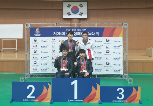 '금메달 잭폿' GKL 휠체어펜싱팀 전국장애인체전 금메달 휩쓸어