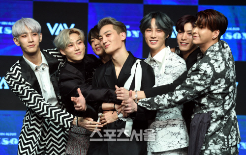 [포토] VAV, 막내 지우에 애정 몰아주기