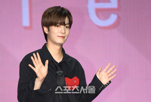 [포토]뉴이스트 JR, 사랑 가득 가슴에 품고