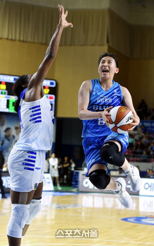 [포토] 이주연 '새처럼 날아서'