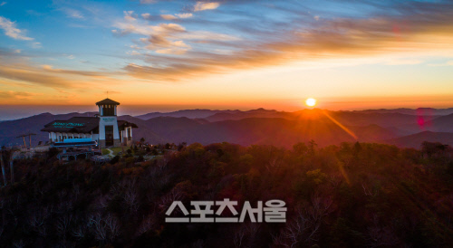 동계올림픽 열린 강원 평창 발왕산 정상 '평창 평화봉' 지명 제정 확정