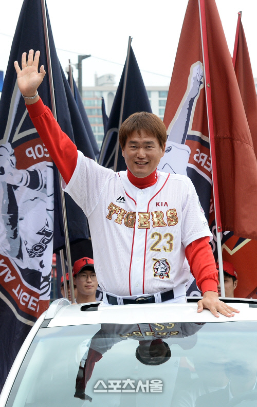 코치로 돌아온 최희섭 "마지막 소원을 이룬 것 같다" [단독인터뷰]