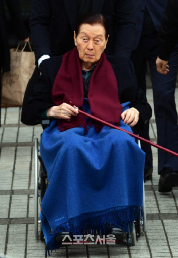 검찰, '만 97세 고령' 신격호 롯데 명예회장 형집행정지 결정