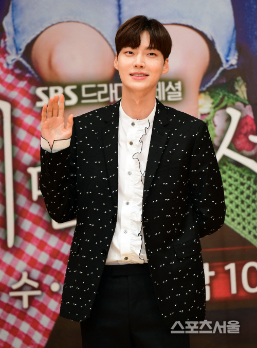 안재현, 돌연 SNS 게시글 삭제...구혜선 폭로·악플에 피로감 느꼈나