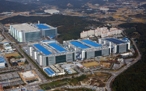 삼성디스플레이, 대형 OLED 2년 뒤 월 3만장 규모 양산하지만…가격이 '변수'