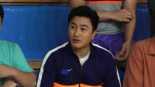 '뭉쳐야 찬다' 어쩌다FC 전설들 "안정환 감독에 상처받았다"