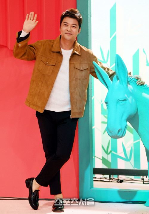 [포토] 전현무 '갑론을박 MC'