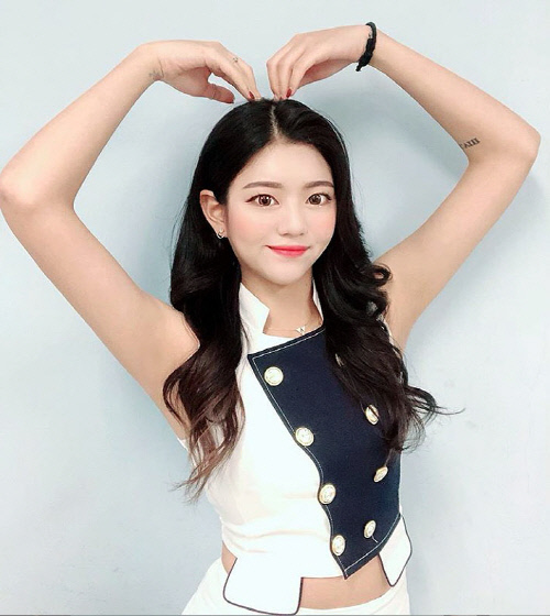 전자랜드 치어리더 김나영, 화려한 S라인과 미소로 팬심 저격!