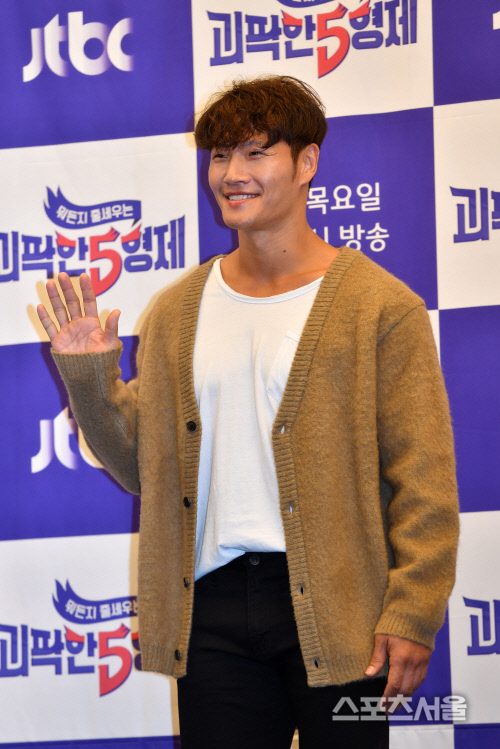 '괴팍한 5형제' 김종국 '오늘의 포즈!'[포토]