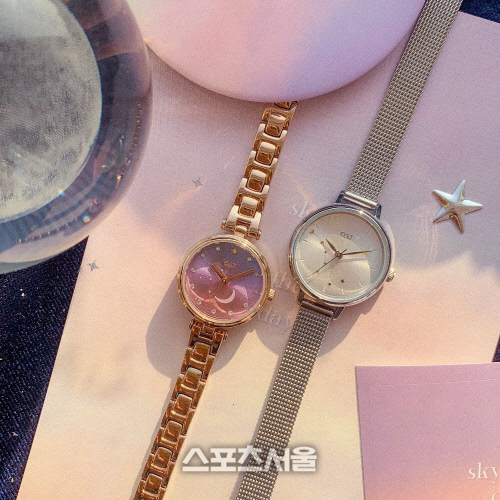 [사진자료] 오에스티 달과 별 모티브 시계_