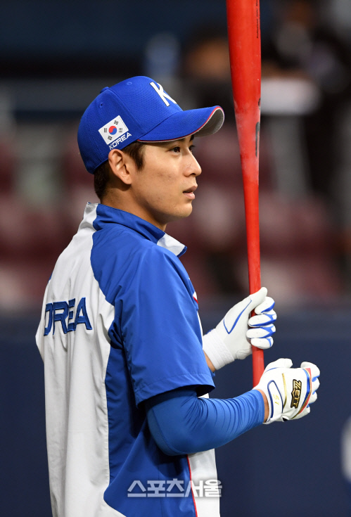 [포토]푸에르토리코와의 평가전 준비하는 이정후