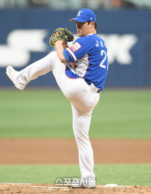 [포토]하재훈, 푸에르토리코와 2차 평가전 1이닝 무실점