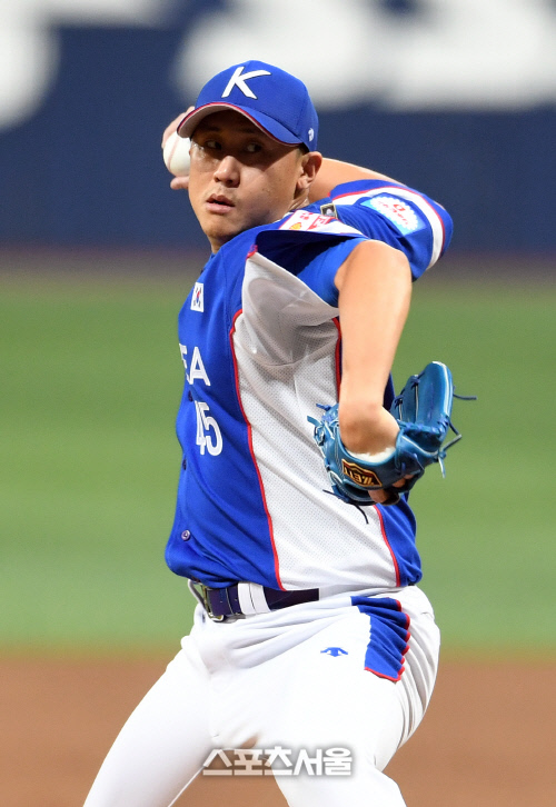 [포토]이용찬, 푸에르토리코 2차 평가전 8회말 등판