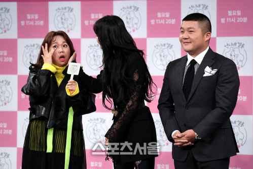 [포토] 한예슬, 홍현희 또닥또닥