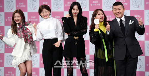 [포토] '언니네 쌀롱' 대표 한예슬, 메이크 오버 어벤져스-매니저와 포즈