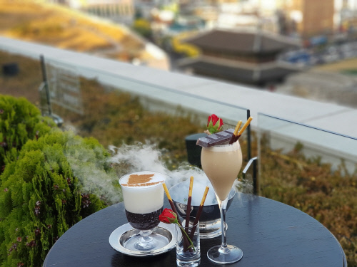 '묻고 빼빼로 가!' JW 메리어트 동대문 그리핀바 '빼빼로데이 칵테일 2종'