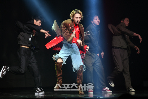 [포토]던, '현아에게 힘이 되주고 싶었어요!'