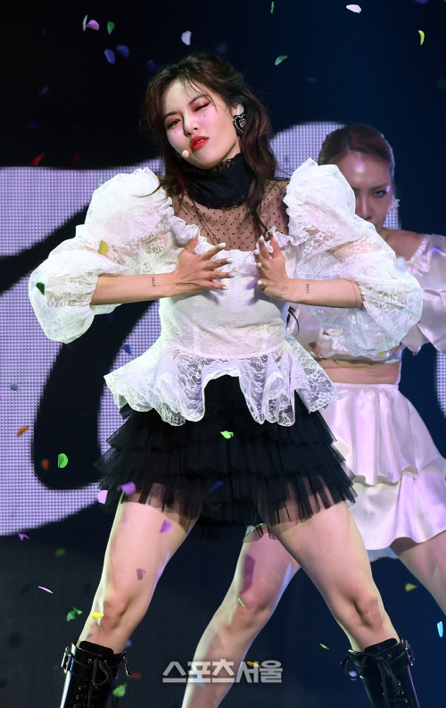 [포토]현아, 특유의 퍼포먼스