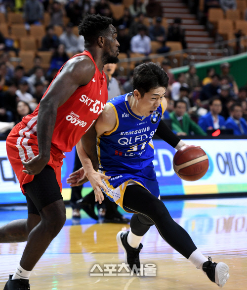 [포토] 김준일 '과감한 돌파'