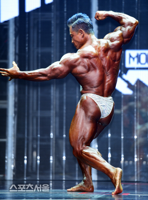 '헤라클레스의 재림' 김준호, 지구를 들어올릴 것 만 같은...[포토]