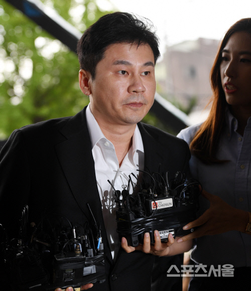 양현석 전 YG대표 또 다시 경찰 출석…협박·업무상 배임·범임도피 교사죄 등 혐의