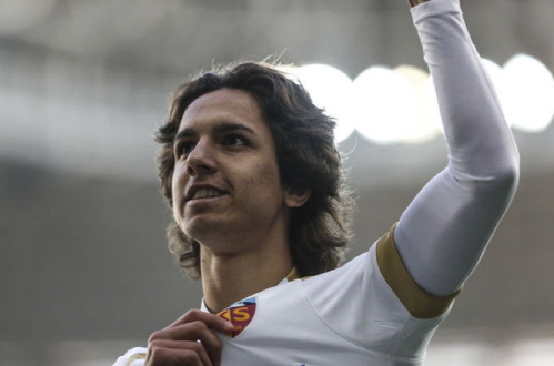 15세 나이로 터키 프로에서 데뷔골 터트린 신예 공격수