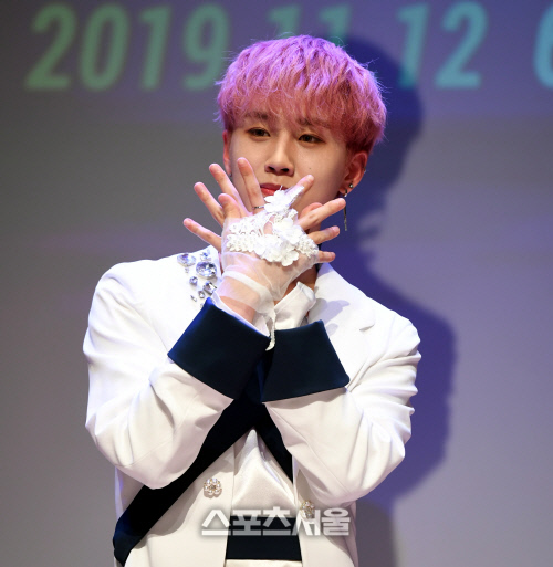 [포토] 세븐어클락 이솔 \'지지않는 태양 포즈\'