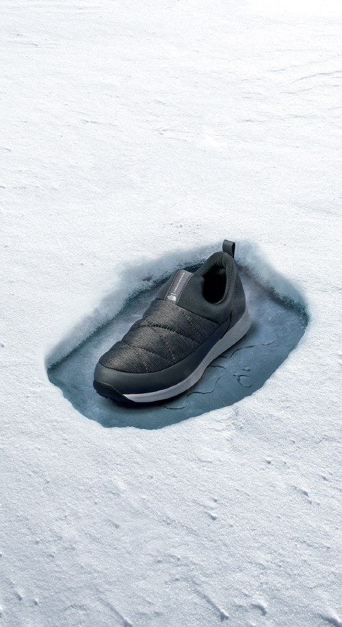 노스페이스의 윈터슈즈 ‘뮬 슬립온 클래식’