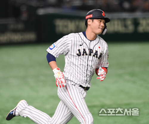 [포토] 일본의 사카모토 하야토, 첫 타석부터 안타 출루!