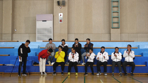 '뭉쳐야 찬다' 안정환 감독, 심리 분석 결과 '과한 감정 억제 상태' 진단