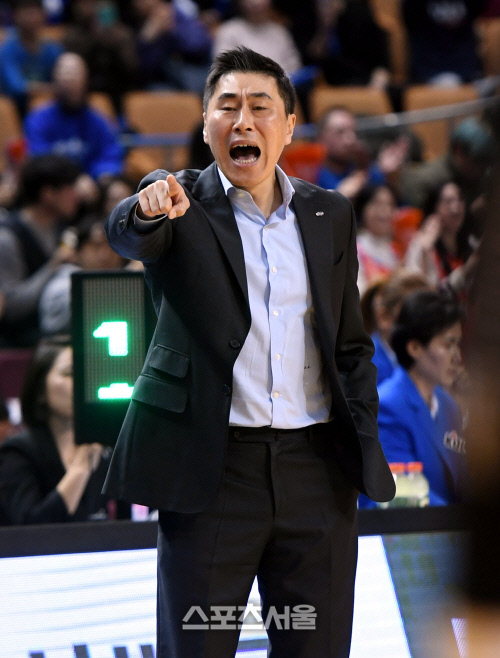 [포토] 이상민 감독 '들어가야지'