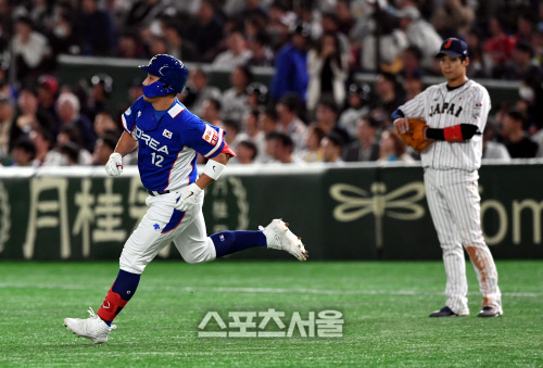 '커트 머신' 황재균, 기시 상대로 동점 솔로포 '쾅'[프리미어12]