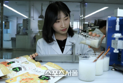 비비고 죽 R&D 현장_죽 점도 측정 실험