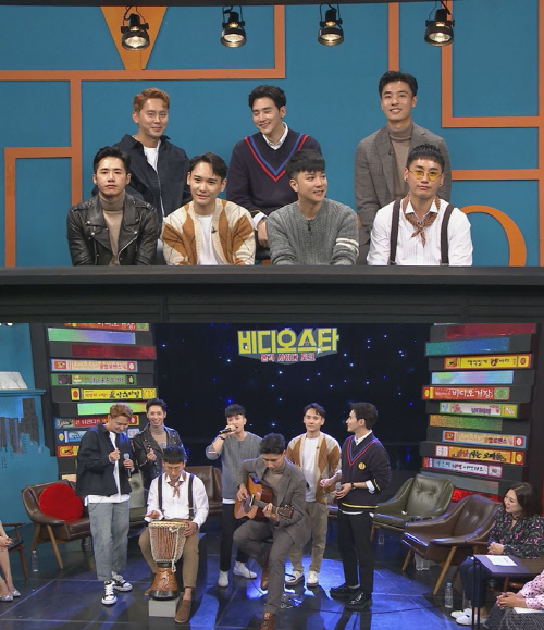 클릭비, 16년 만에 완전체로 '비디오스타' 출연…新 '백전무패' 무대