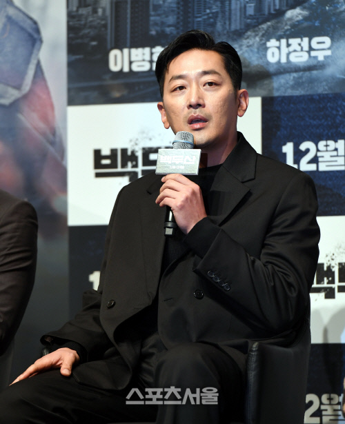 [포토] 하정우, 재난영화의 대가