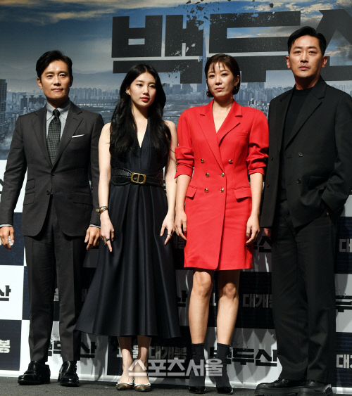 [포토] 이병헌-수지-전혜진-하정우, 기대되는 '백두산' 주역들