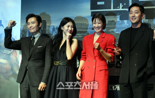 [포토] 하정우 '저는 V 할래요'