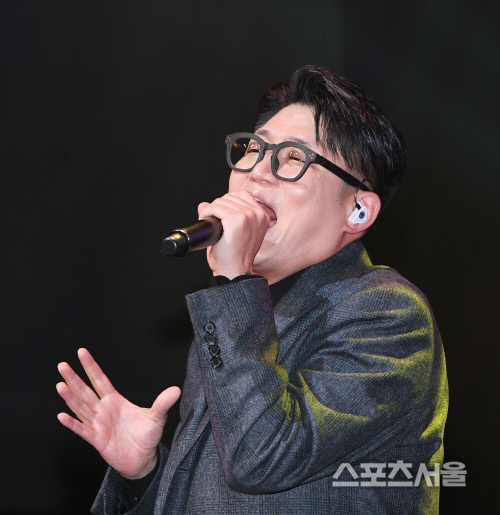 [포토] 김현철, 가슴을 적시는...시티팝~