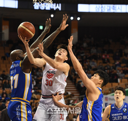 [포토] 현대모비스 김국찬, 유연한 공격~!